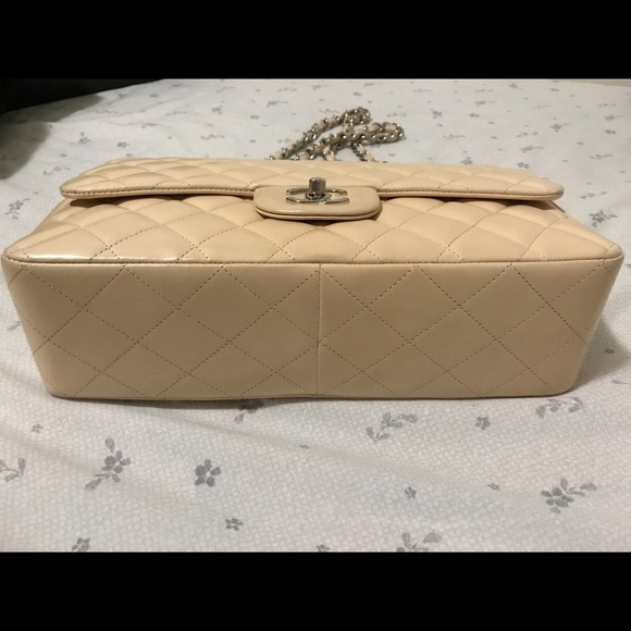 Chanel Jumbo Single Flap - Picture 6 of 9